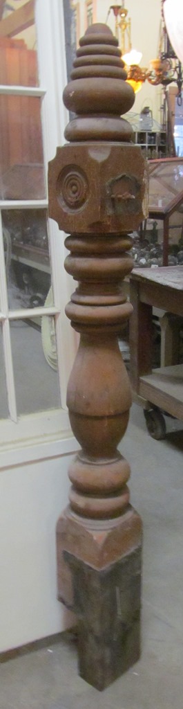 newel post w/acorn PJ